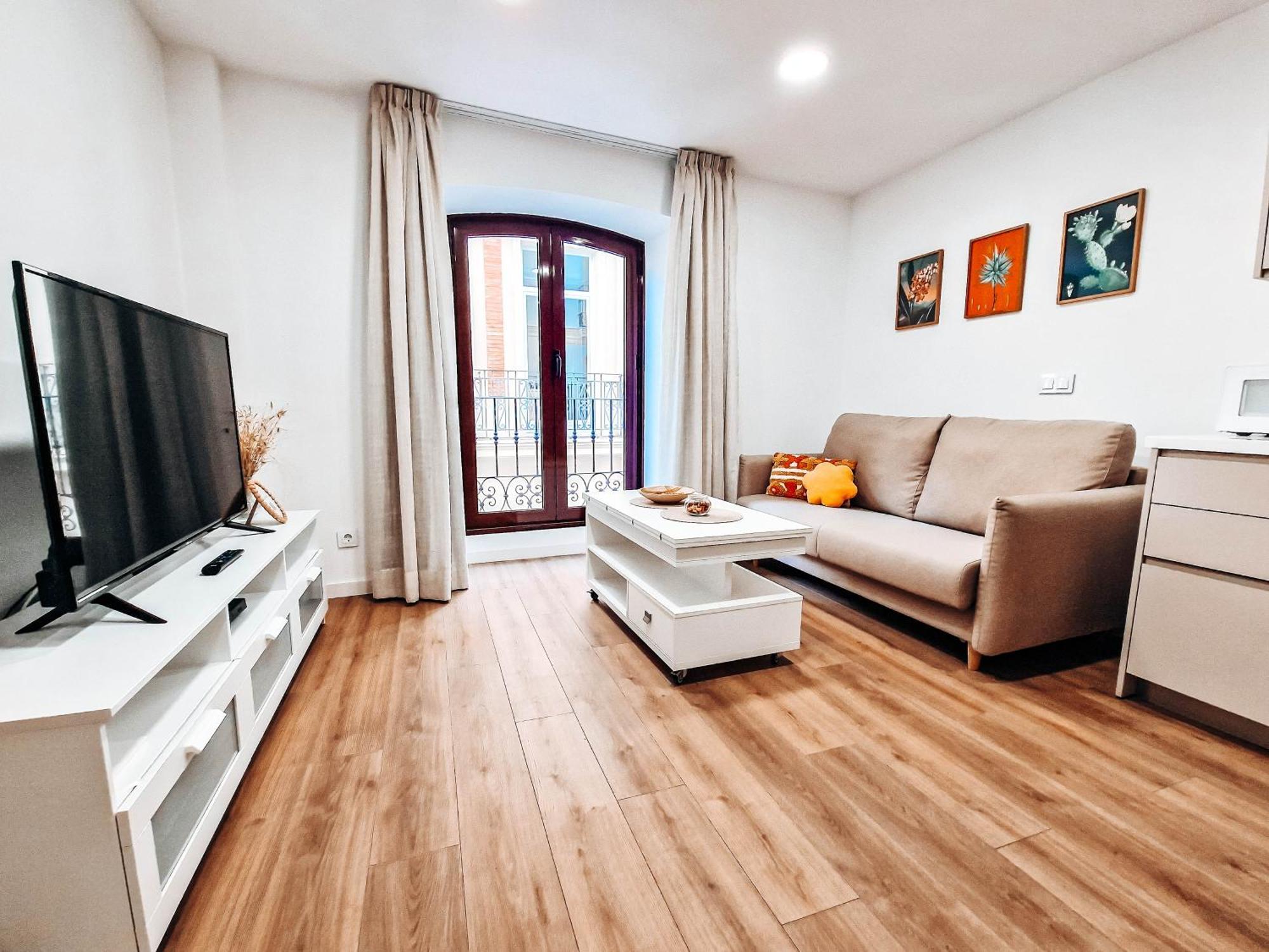 Apartament Tiendas 8 *